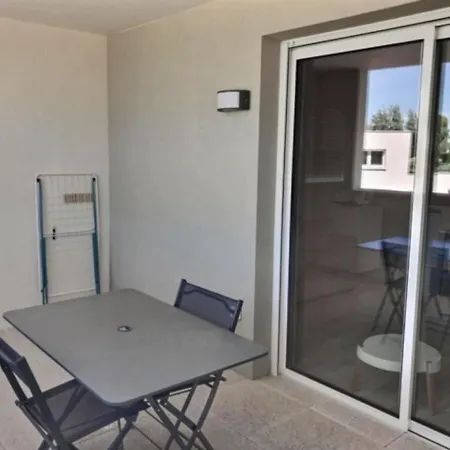 Studio Dans Une Avec Piscine * Sérignan